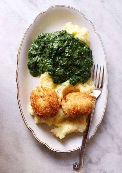 Rezeptbild: Knusper-Eier, Spinat und Kartoffelpüree