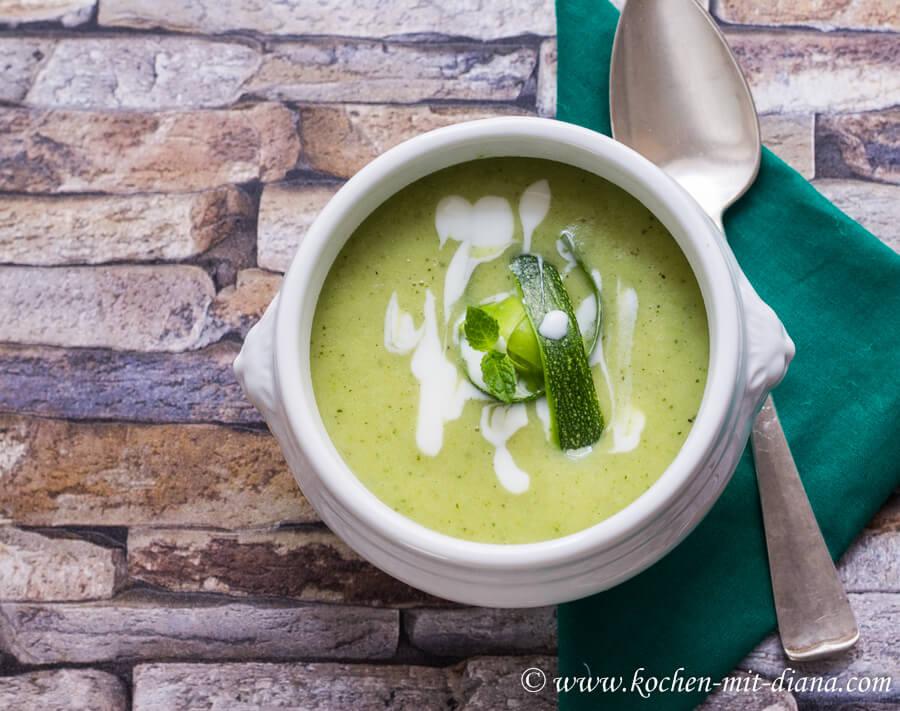 Rezeptbild: Zucchinicremesuppe