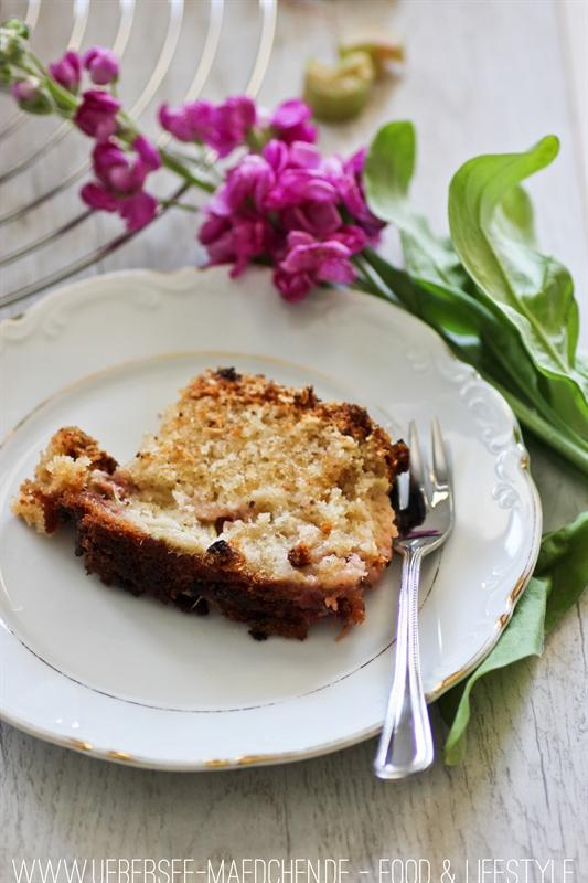 Rezeptbild: Bester Rührkuchen mit Rhabarber und Streuseln