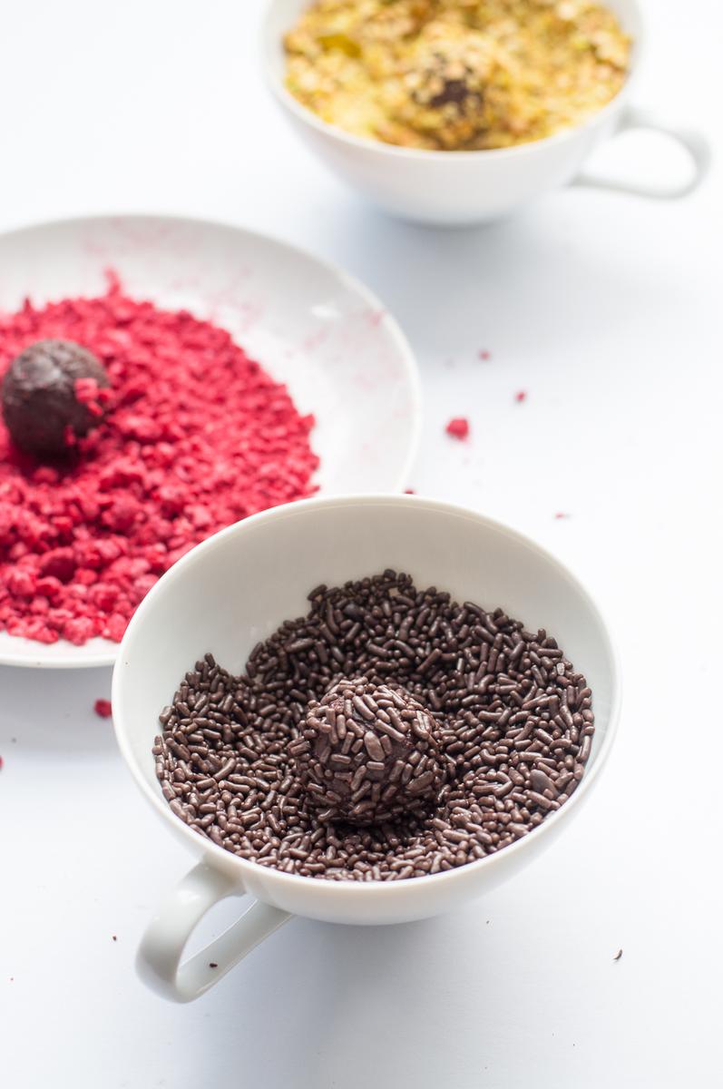 Rezeptbild: Super einfaches Rezept für selbstgemachte Schokoladentrüffel