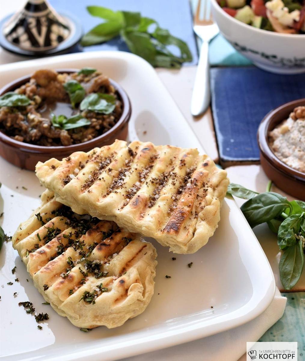 Rezeptbild: Fladenbrot aus der Grillpfanne