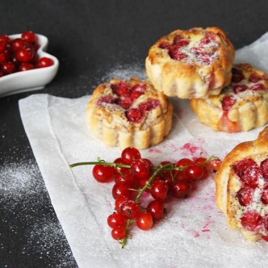 Rezeptbild: Jamie Oliver´s Blätterteigtörtchen mit Preiselbeeren