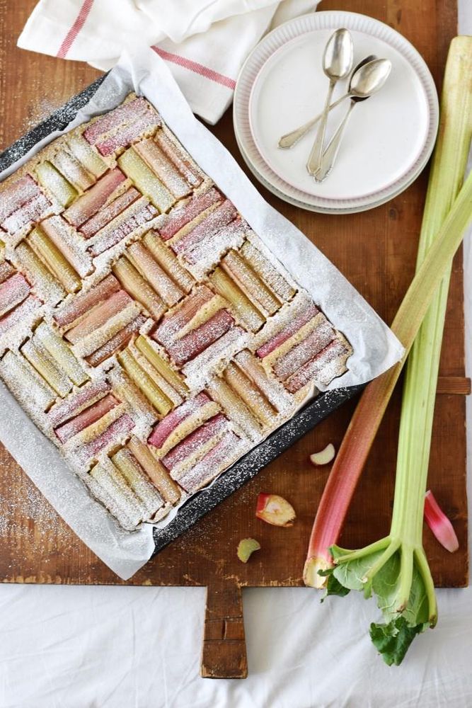 Rezeptbild: Rhabarber-LOVE! Vanille-Rhabarber-Blechkuchen - saftig, lecker und ganz einfach gemacht