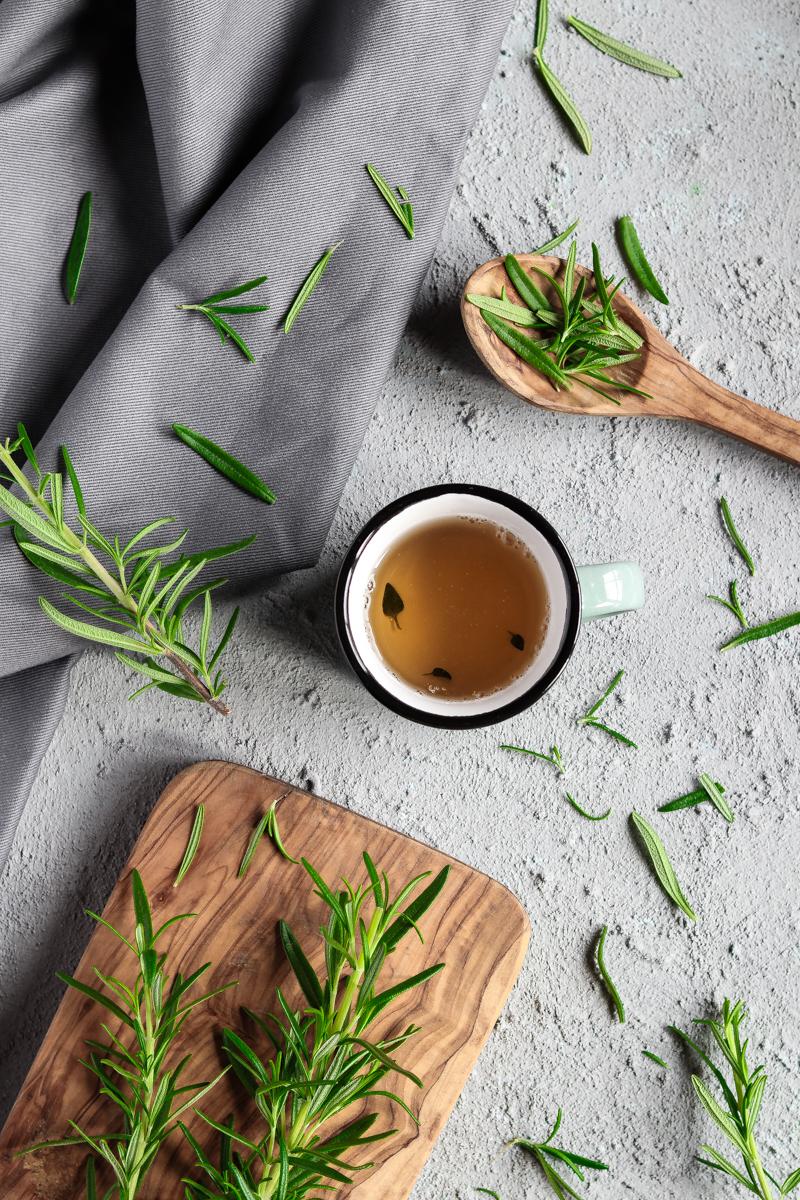 Rezeptbild: Kräutertee selber machen