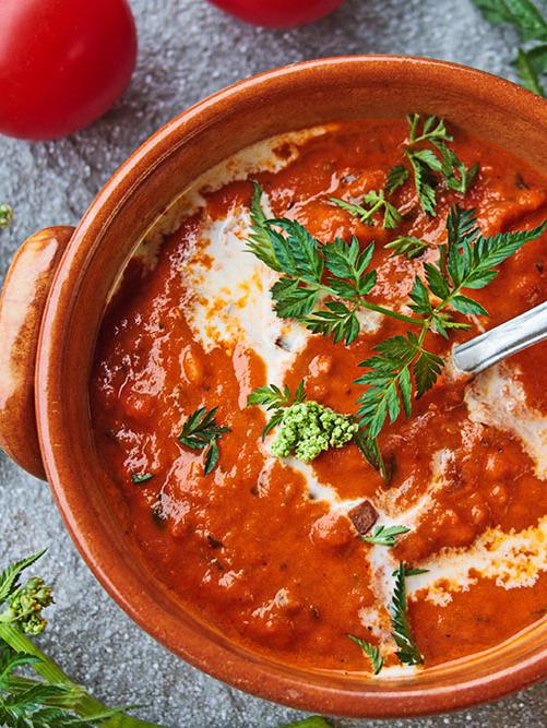 Rezeptbild: Tomatensuppe mit Wiesenkerbel