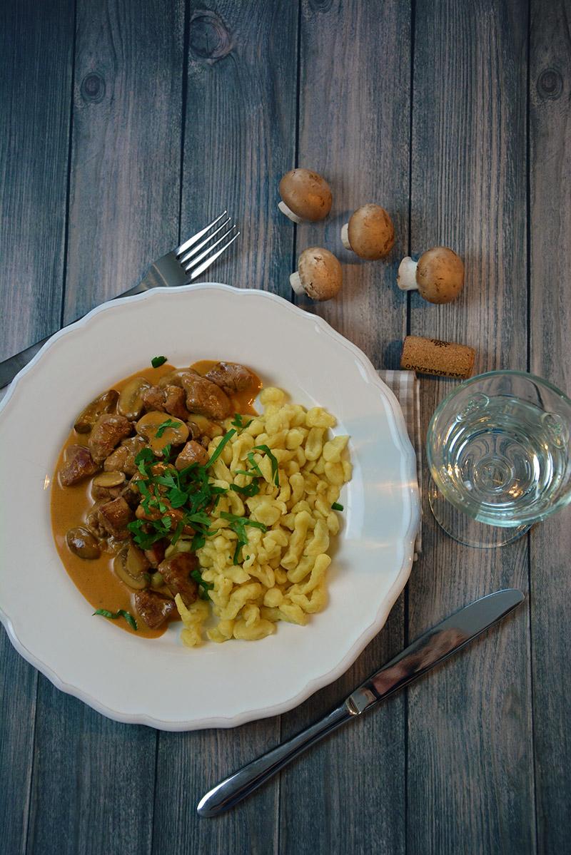 Rezeptbild: Züricher Geschnetzeltes vom Schwein mit Spätzle