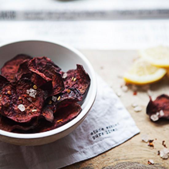 Rezeptbild: oven baked beetroot chips