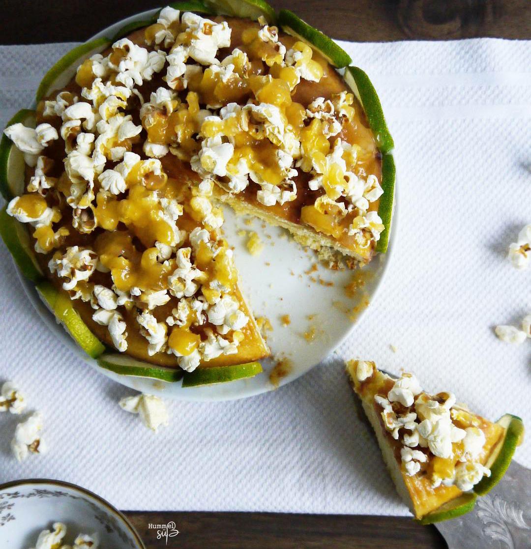 Rezeptbild: Blondie-Törtchen, mit Popcorn-Topping und Limette