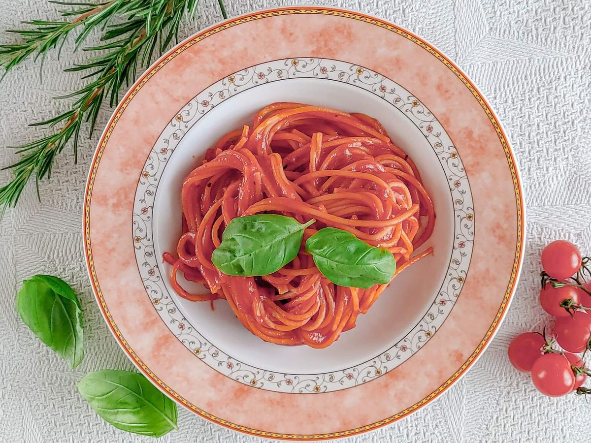 Rezeptbild: Spaghetti mit Tomatensauce One Pot Rezept
