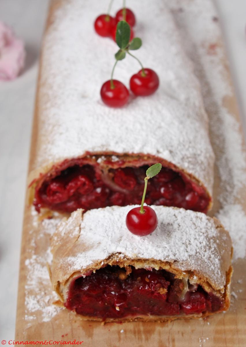 Rezeptbild: Wiener Sauerkirsch Strudel 