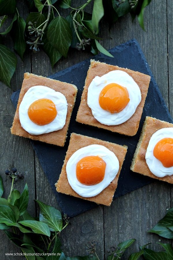 Rezeptbild: Spiegeleikuchen mit Aprikosen