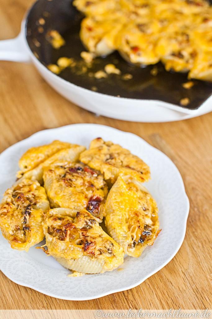 Rezeptbild: Gefüllte gratinierte Conchiglioni (=große Muschelnudeln)