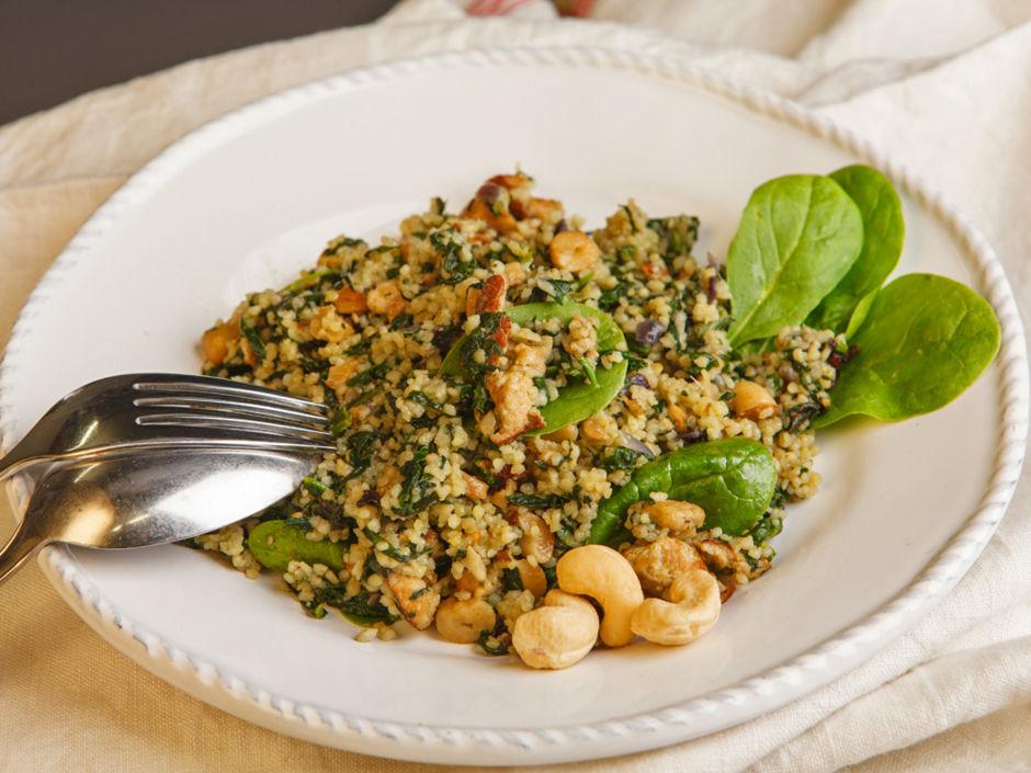 Rezeptbild: Vegetarische Couscous-Pfanne mit Spinat und Tofu
