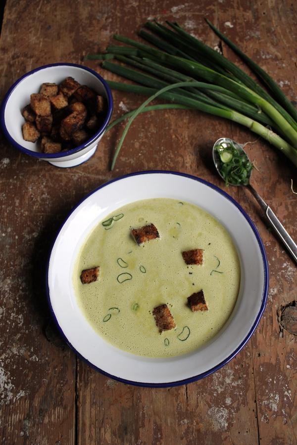 Rezeptbild: Grüne Zwiebelrahmsuppe