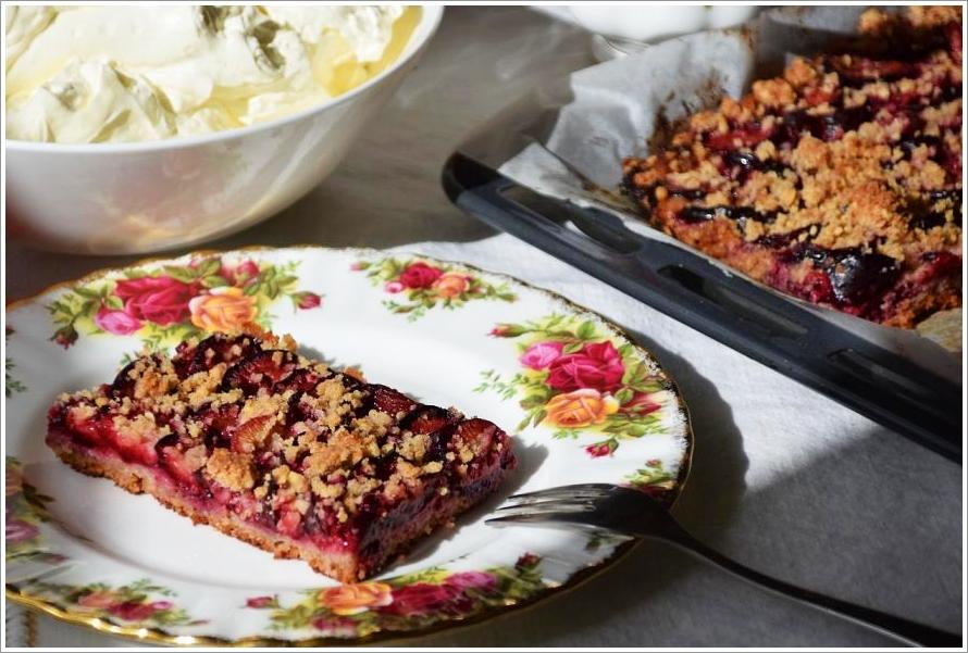 Rezeptbild: Glutenfreier Zwetschgen-Streuselkuchen mit Hefeteig