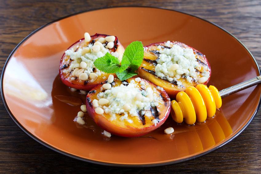 Rezeptbild: Gegrillte Pfirsiche mit Gorgonzola