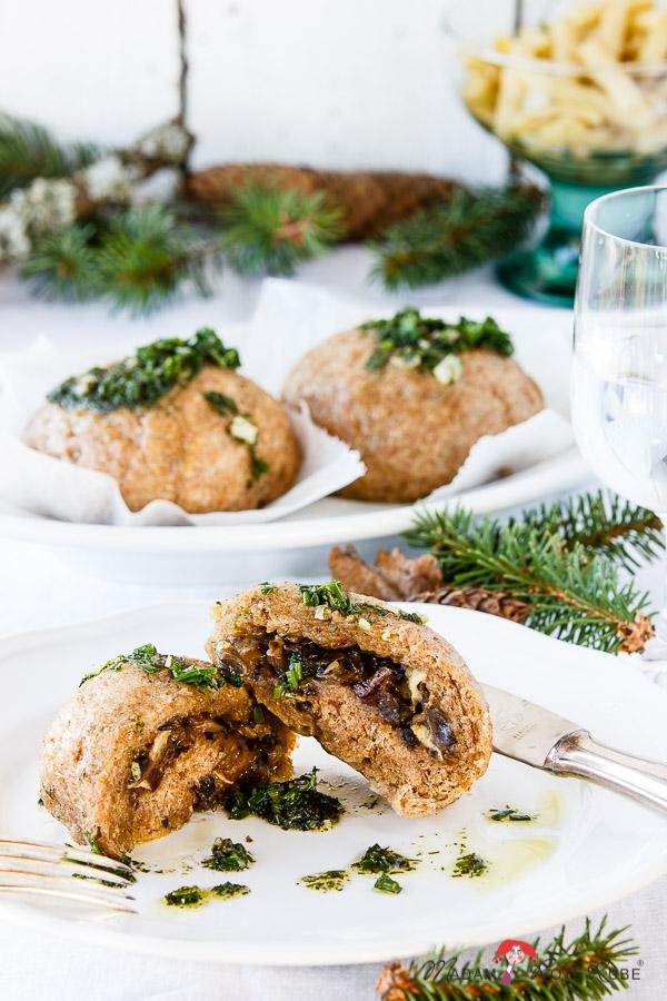 Rezeptbild: Herzhafte gedämpfte Hefebrötchen mit Pilzfüllung