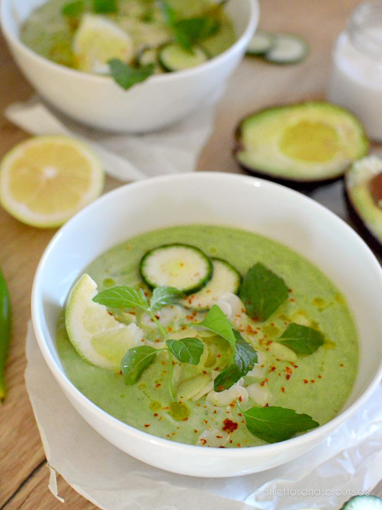 Rezeptbild: Green Gazpacho vegan mit Avocado und Kokosmilch