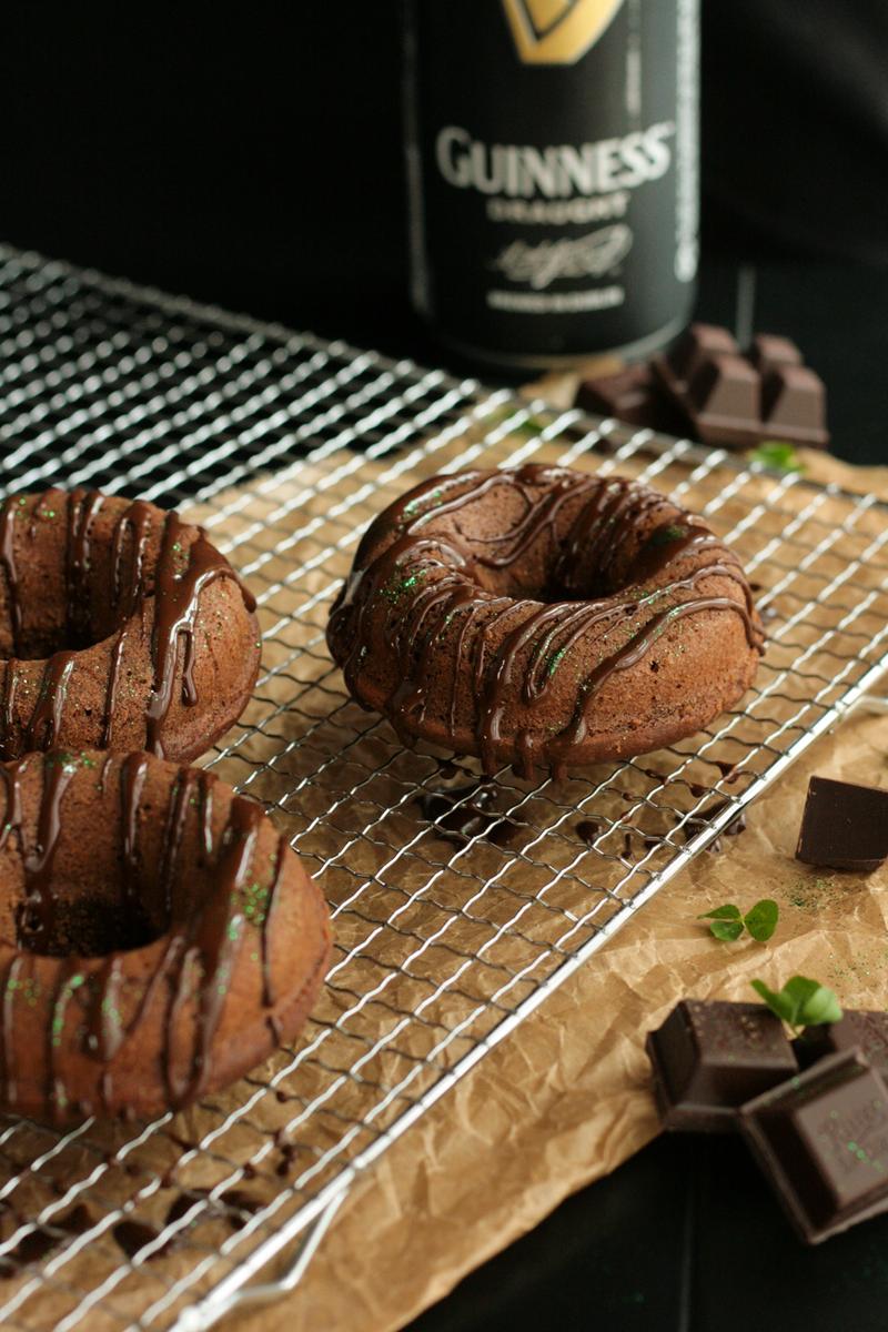 Rezeptbild: Guinness-Schoko-Donuts
