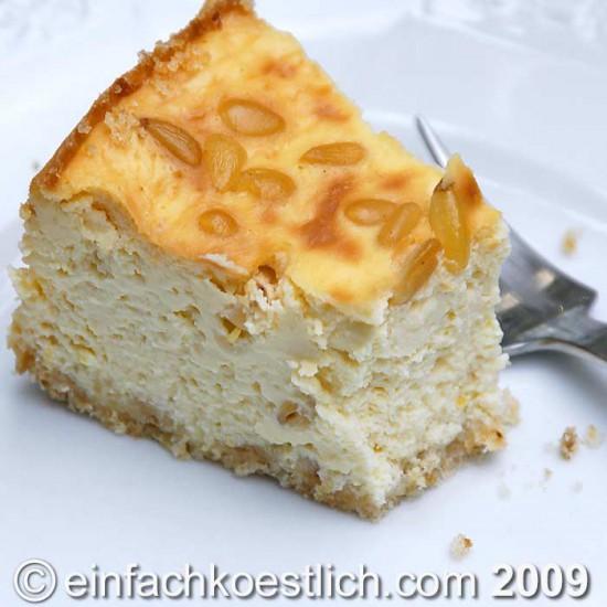 Rezeptbild: Zitronenkuchen mit Pinienkernen
