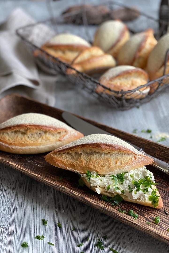 Rezeptbild: Sonntags – Milchbrötchen knusprig & lecker