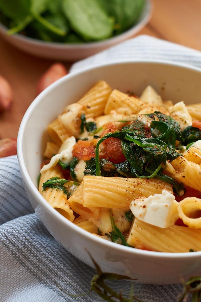 Rezeptbild: Pasta mit frischem Spinat und Tomaten