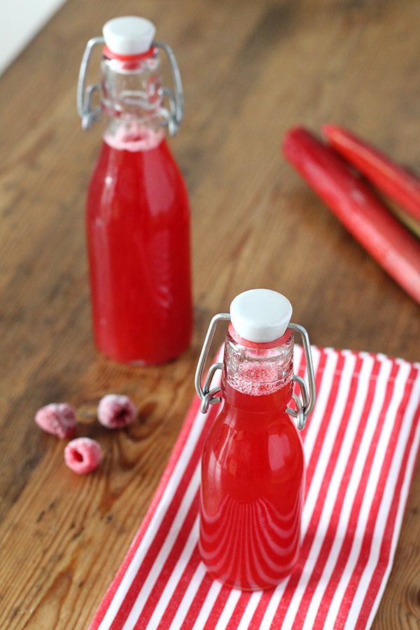 Rezeptbild: Himbeer-Rhabarber-Sirup