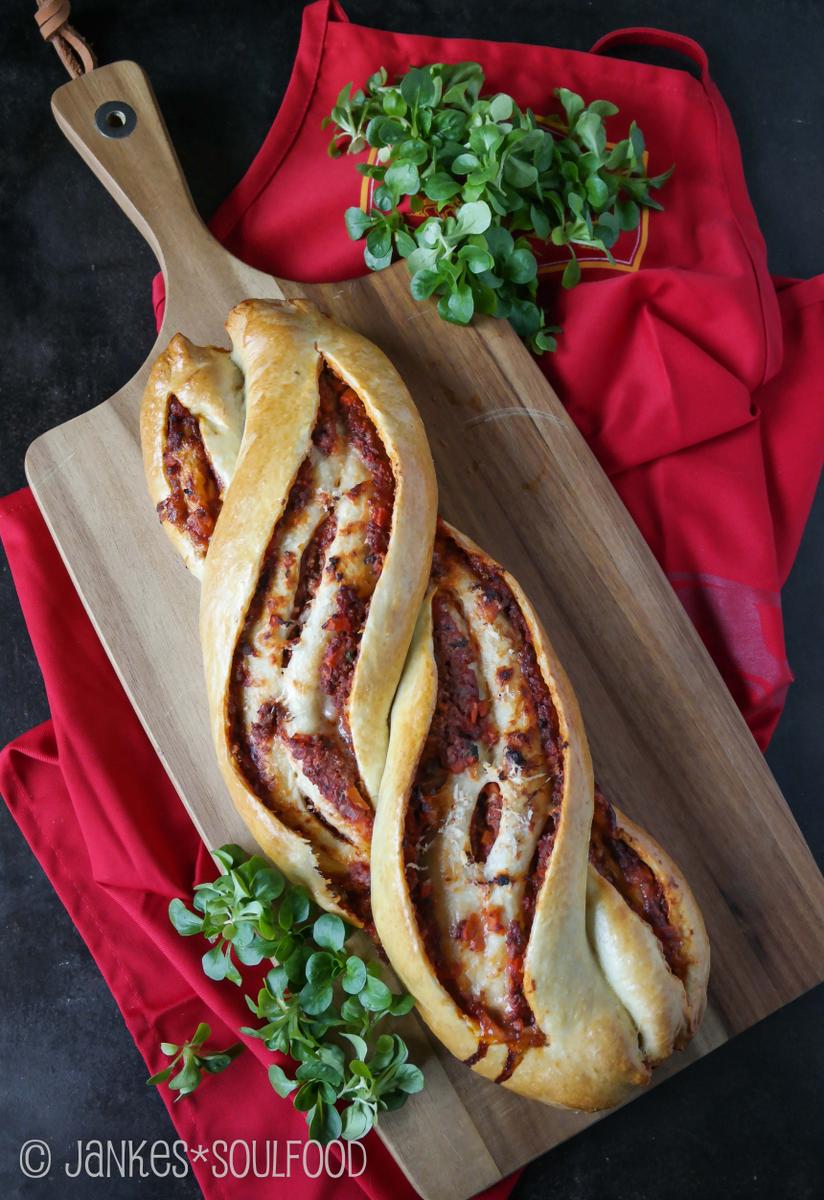 Rezeptbild: Bolognese-Hefezopf
