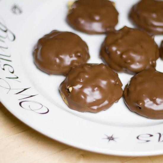 Rezeptbild: Nougat-Haselnuss-Taler