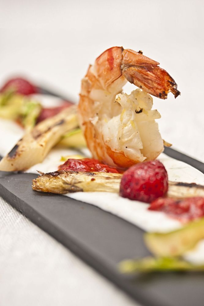 Rezeptbild: Garnelen, Erdbeeren, Spargel vom Grill