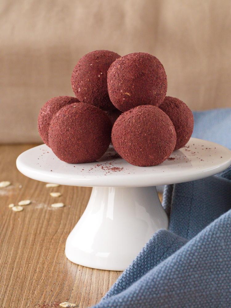 Rezeptbild: Red-Velvet-Energiekugeln