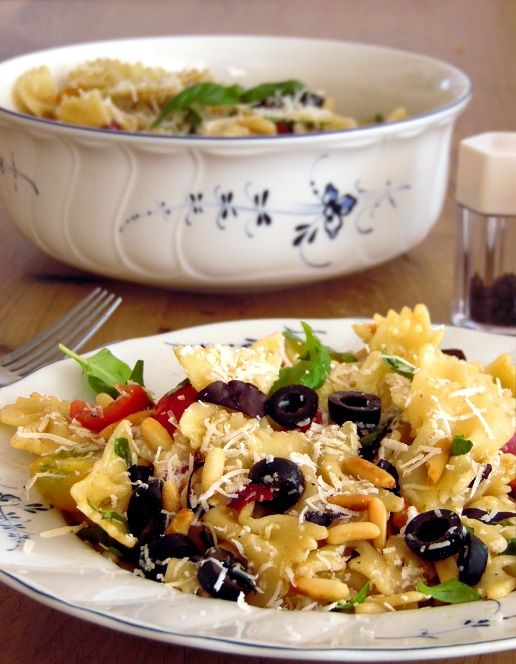 Rezeptbild: Einfacher Nudelsalat mediterraner Art