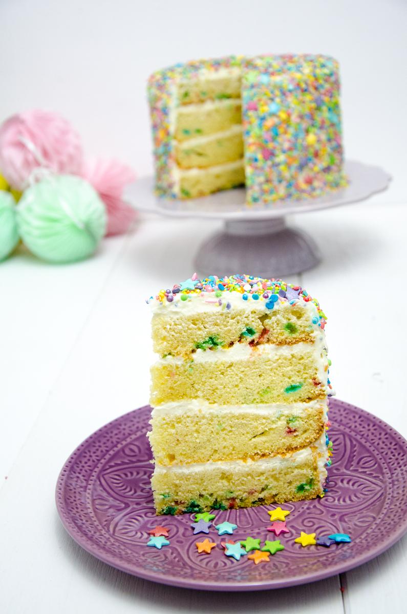 Rezeptbild: Sprinkles Cake - Funfetti Torte