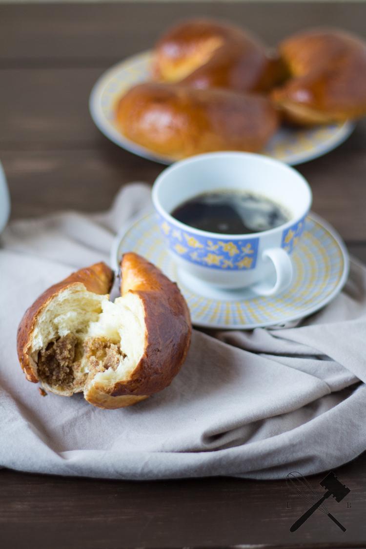 Rezeptbild: Mandel-Kipferl mit Rumzucker