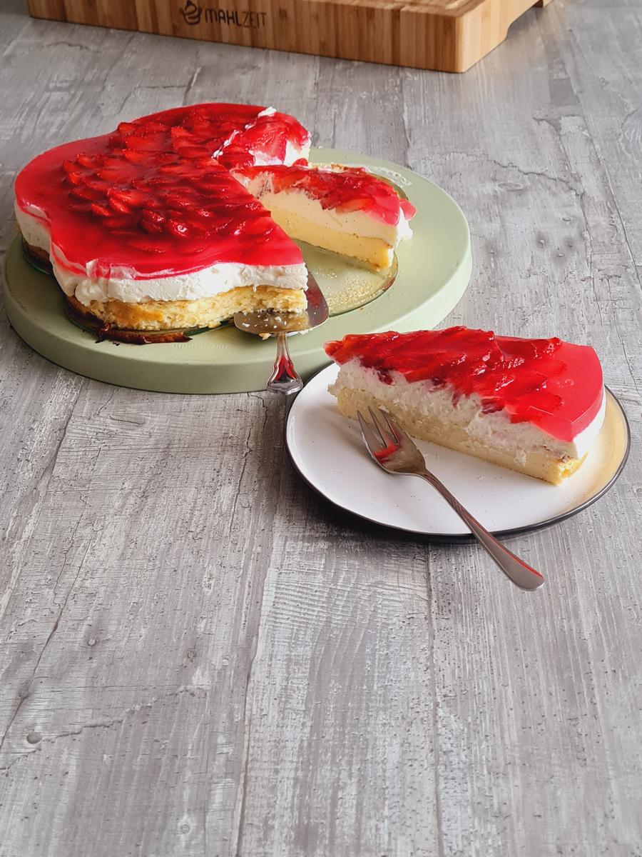 Rezeptbild: Erdbeer Käsekuchen mit Schmand-Sahne Creme