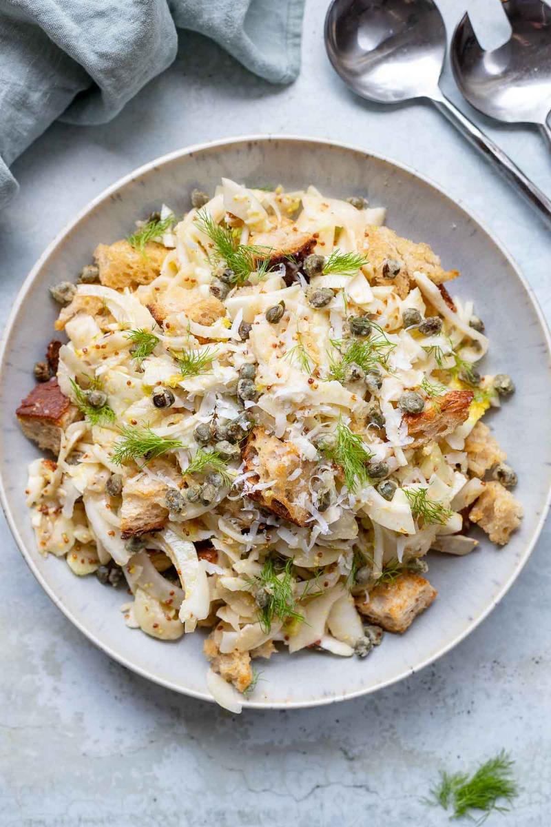 Rezeptbild: Fenchel-Salat mit Caesar-Dressing