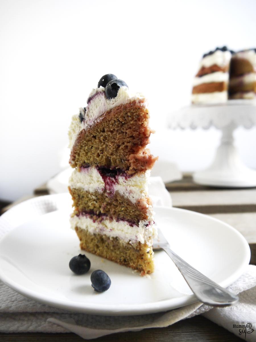 Rezeptbild: Blueberry Layer Cake, mit Rote Beete und Mohn