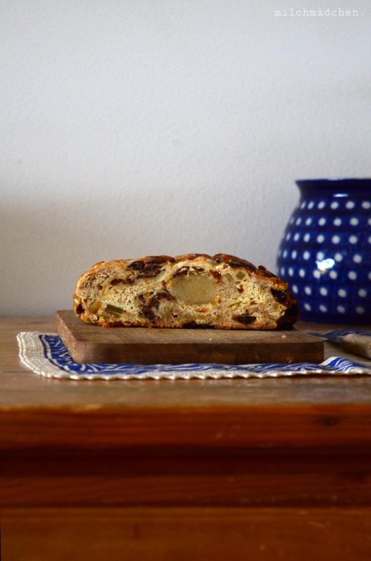 Rezeptbild: Kanzlerinnen-Premium-Butterstollen und Dinkelstollen mit Marzipan