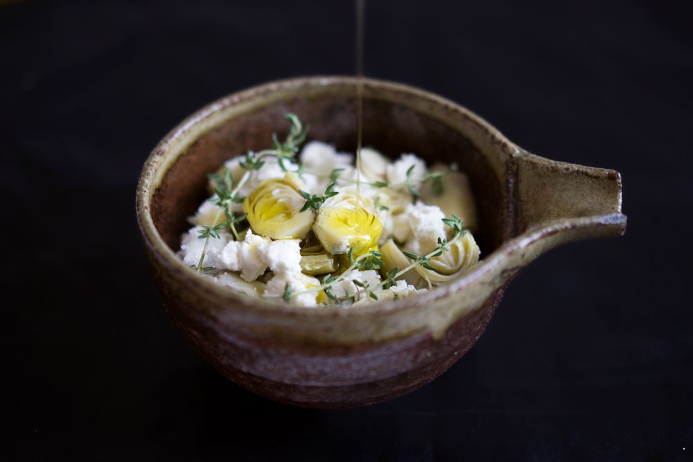 Rezeptbild: Antipasti: Artischockenherzen mit Feta, Knoblauch und Thymian