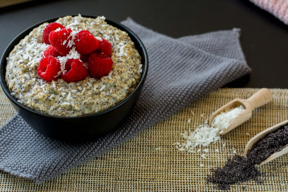 Rezeptbild: Mohn-Porridge mit Kokos