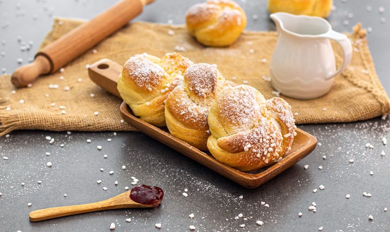 Rezeptbild: Leckere Hefeknoten selber machen