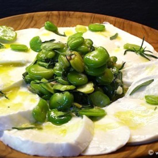 Rezeptbild: Mozzarella mit Fave-Vinaigrette