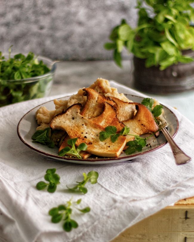 Rezeptbild: Kräuterseitlinge mit Sellerie-Bohnen Püree