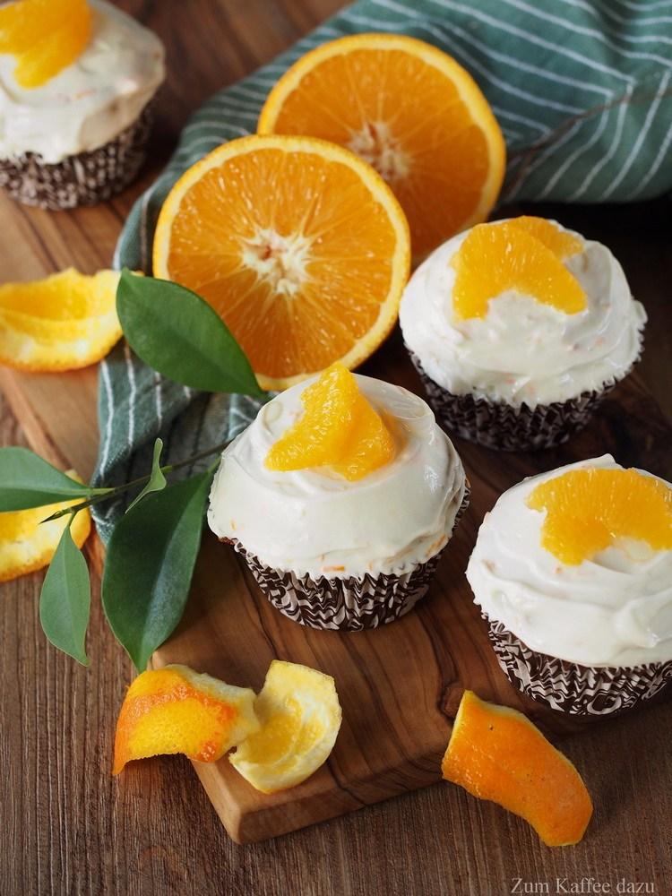Rezeptbild: Kastanien-Cupcakes mit Orangen-Quark