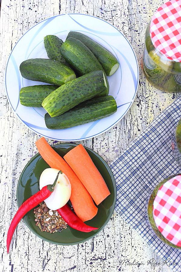 Rezeptbild: Einkochzeit: Knackfrische Gewürz-Gurken im Essigsud