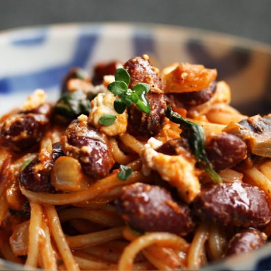 Rezeptbild: Pasta mit Kidneybohnen, Feta & Kräuterbutter