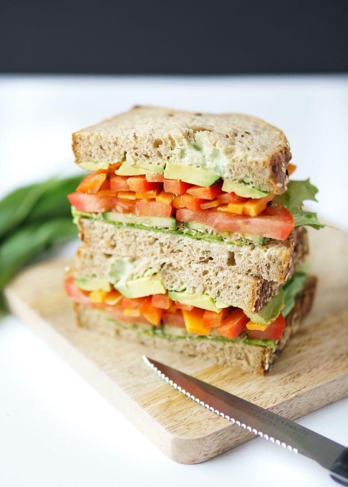 Rezeptbild: Sandwich mit Bärlauch-Mayonnaise und Sprossen