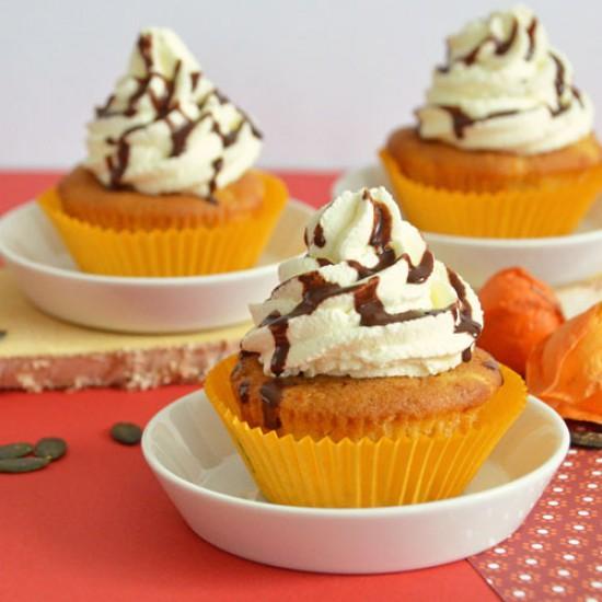 Rezeptbild: Kürbis Cupcakes mit Schokoladensauce