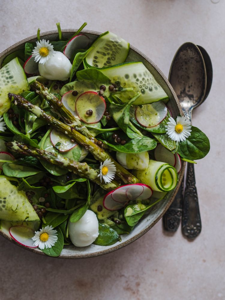 Rezeptbild: Frühlingssalat mit Bärlauch Zitronen Dressing