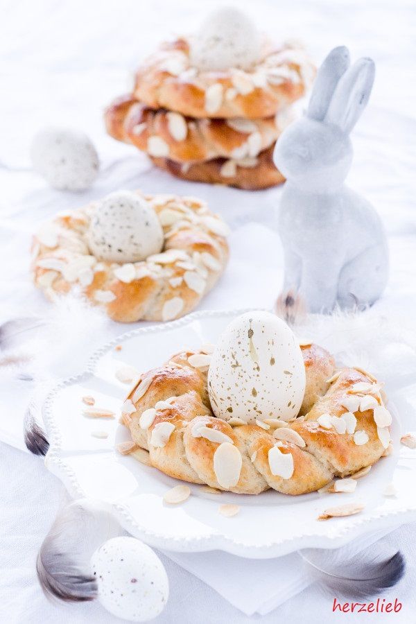 Rezeptbild: Kleine Osterkränze